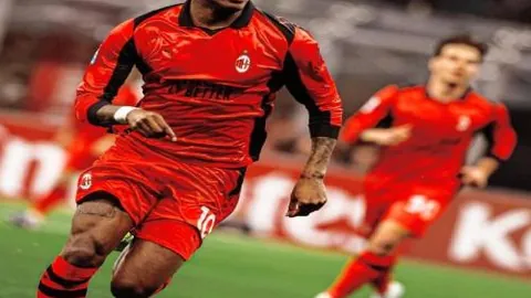 “97秒惊心动魄逆转！12.7亿豪门力克德比宿敌，终结五冠霸业，勇闯决赛争四冠王巅峰之战！”